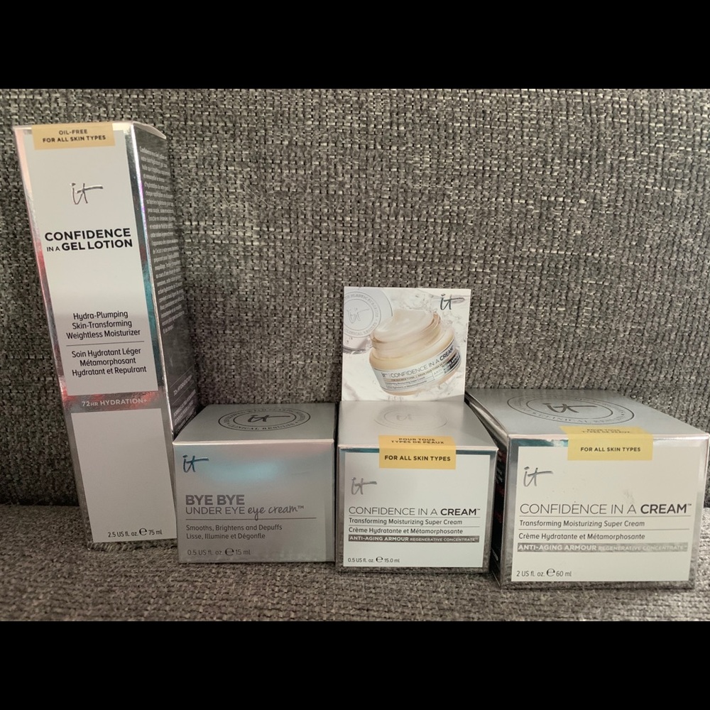 It cosmetics lot
